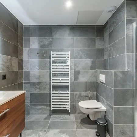 Superbe Penthouse A 1650 Avec Cheminee, 3 - Fr-1-563-155 *